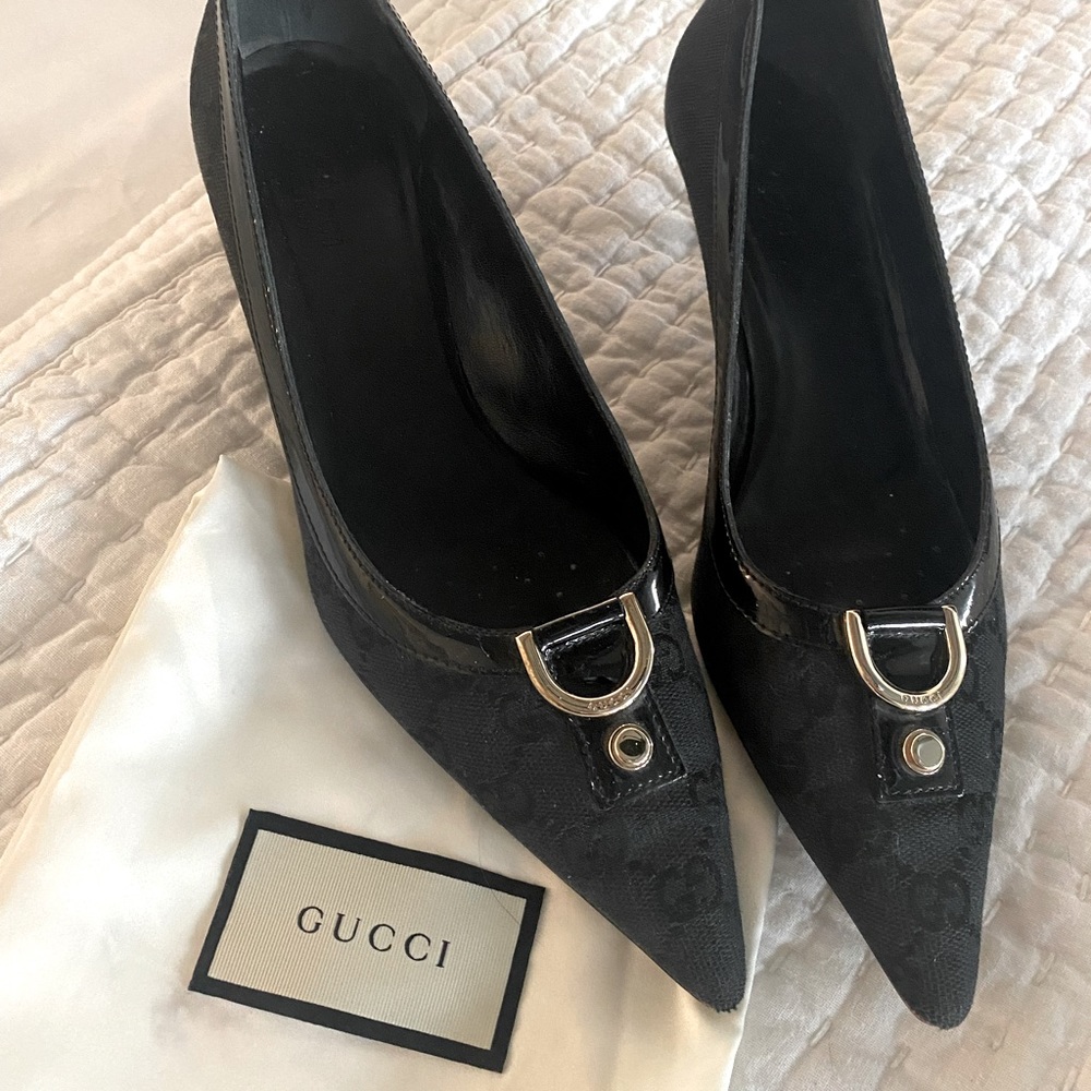 Gucci Black Logo Kitten heels - size 8M